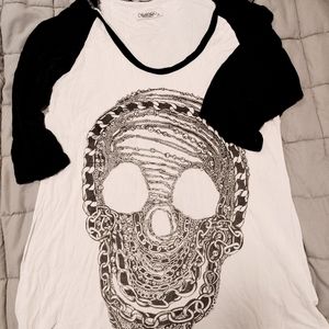 Black and white short sleeve shirt